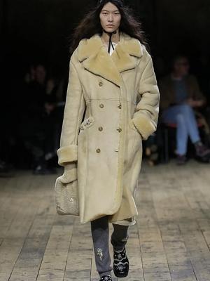 Коллекция Simone Rocha осень-зима 2026 (110549-simone-rocha-fw-07.jpg)