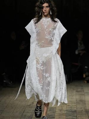 Коллекция Simone Rocha осень-зима 2026 (110549-simone-rocha-fw-b.jpg)