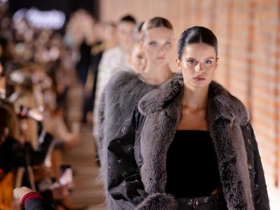 Лина Дембикова, Тамара Рамазанова и Яна Старикова наметили тренды 2026 года (110591-moscow-fashion-week-2026-02.jpg)