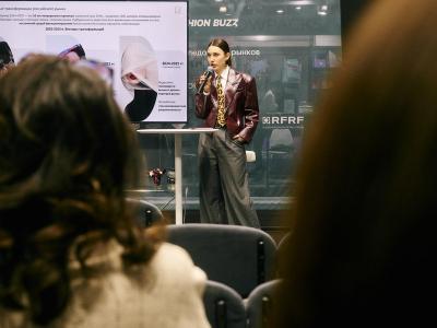 Показ Татьяны Парфёновой открыл выставку моды CPM (110609-cpm-moscow-vesna-2026-14.jpg)