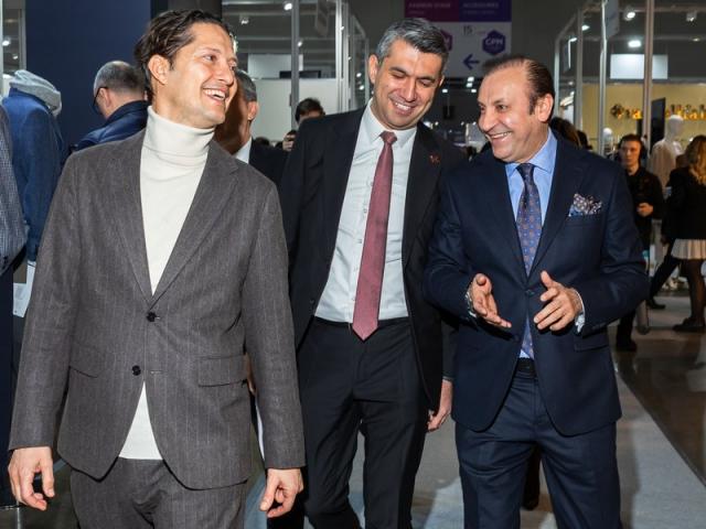 Показ Татьяны Парфёновой открыл выставку моды CPM (110609-cpm-moscow-vesna-2026-17.jpg) Показ Татьяны Парфёновой открыл выставку моды CPM (110609-cpm-moscow-vesna-2026-17.jpg)