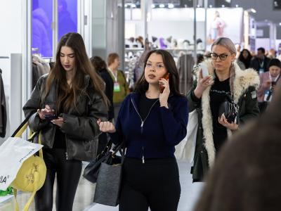 Показ Татьяны Парфёновой открыл выставку моды CPM (110609-cpm-moscow-vesna-2026-18.jpg)