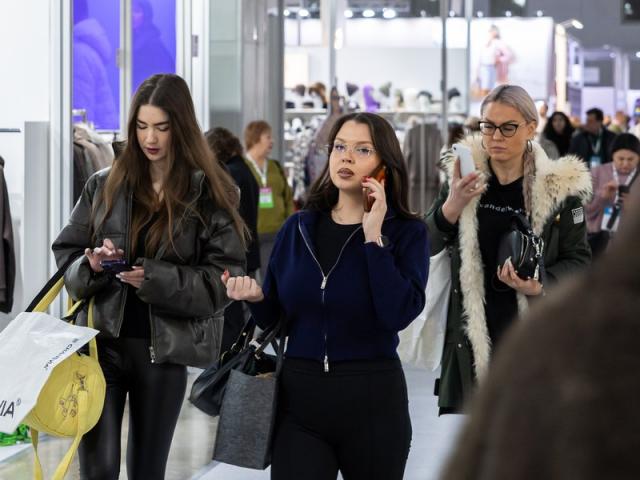 Показ Татьяны Парфёновой открыл выставку моды CPM (110609-cpm-moscow-vesna-2026-18.jpg) Показ Татьяны Парфёновой открыл выставку моды CPM (110609-cpm-moscow-vesna-2026-18.jpg)