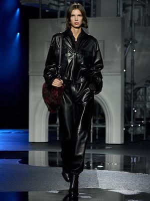 Коллекция Burberry осень-зима 2026 (110680-burberry-fw-02.jpg)