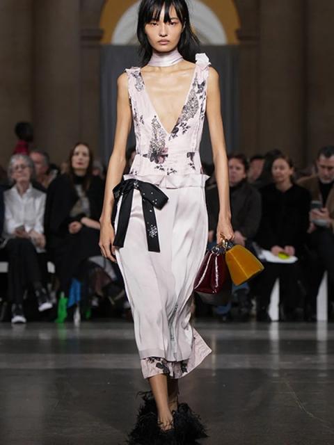 Коллекция Erdem осень-зима 2026 (110702-erdem-fw-09.jpg)