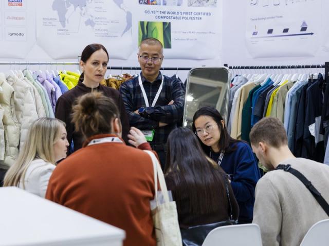 В Москве состоялся 45-й сезон выставки моды CPM (110714-45-sezon-vystavki-mody-cpm-16.jpg) В Москве состоялся 45-й сезон выставки моды CPM (110714-45-sezon-vystavki-mody-cpm-16.jpg)