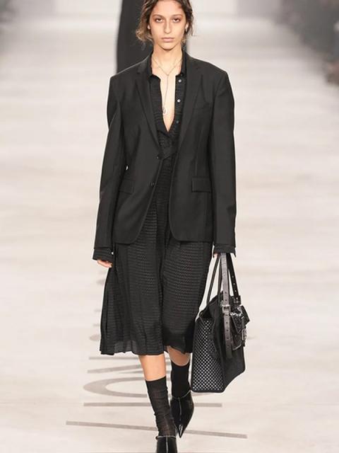 Коллекция Fendi осень-зима 2026 (110738-fendi-fw-01.jpg)