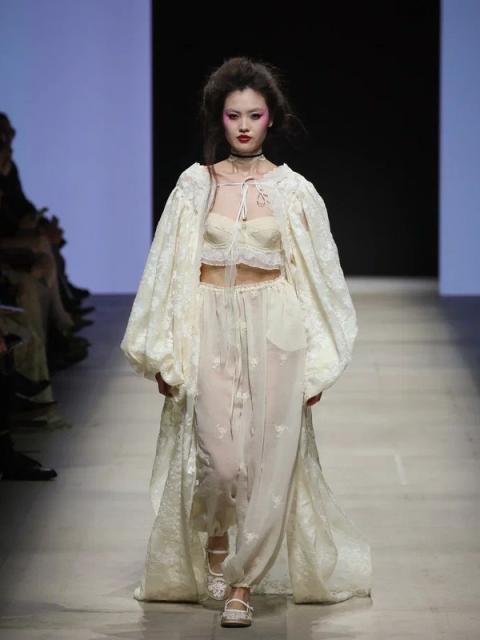 Коллекция Masterpeace «Roial Punk: Версаль на каждый день» (110823-masterpeace-b.jpg)