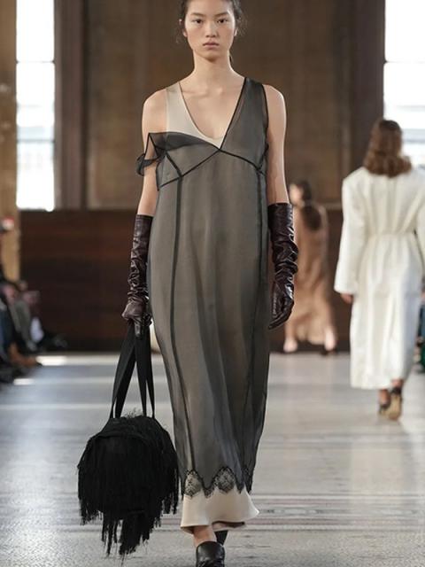 Коллекция Carven осень-зима 2026 (110938-carven-fw-07.jpg)