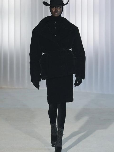 Коллекция Jean Paul Gaultier осень-зима 2026 (110950-jean-paul-gaultier-07.jpg) Коллекция Jean Paul Gaultier осень-зима 2026 (110950-jean-paul-gaultier-07.jpg)