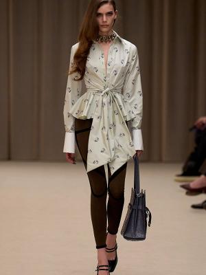 Коллекция Alexander McQueen осень-зима 2026 (110960-alexander-mcqueen-fw-05.jpg)