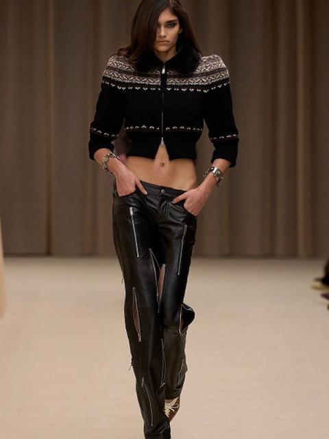 Коллекция Alexander McQueen осень-зима 2026 (110960-alexander-mcqueen-fw-07.jpg)