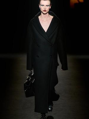 Коллекция Balenciaga осень-зима 2026 (110971-balenciaga-fw-01.jpg)