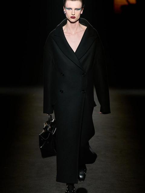 Коллекция Balenciaga осень-зима 2026 (110971-balenciaga-fw-01.jpg)