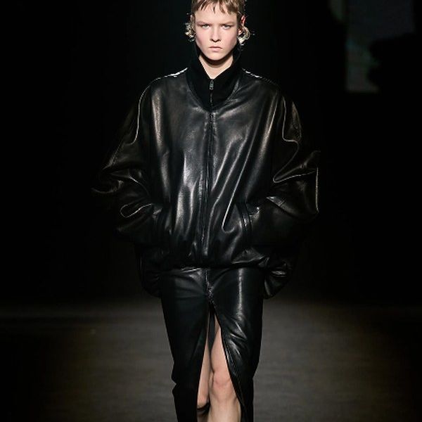 Коллекция Balenciaga осень-зима 2026 (110971-balenciaga-fw-s.jpg)