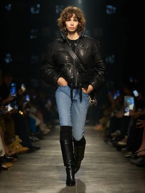 Коллекция Isabel Marant осень-зима 2026 (111030-isabel-marant-fw-03.jpg) Коллекция Isabel Marant осень-зима 2026 (111030-isabel-marant-fw-03.jpg)