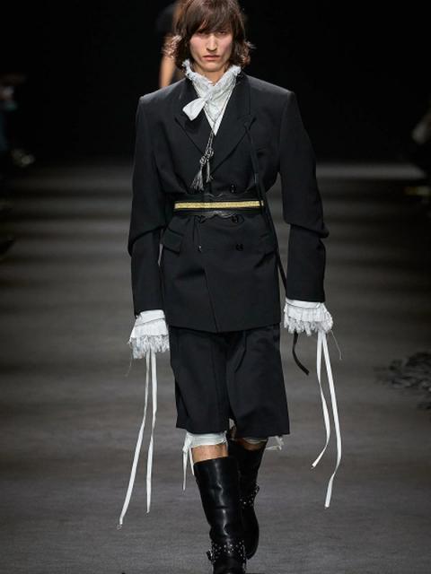 Коллекция Ann Demeulemeester осень-зима 2026 (111042-ann-demeulemeester-01.jpg)