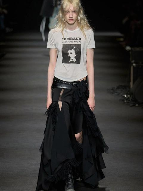 Коллекция Ann Demeulemeester осень-зима 2026 (111042-ann-demeulemeester-03.jpg) Коллекция Ann Demeulemeester осень-зима 2026 (111042-ann-demeulemeester-03.jpg)