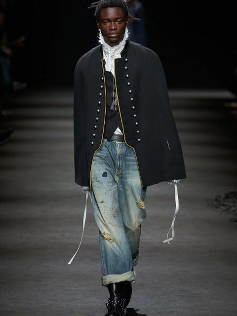 Коллекция Ann Demeulemeester осень-зима 2026 (111042-ann-demeulemeester-04.jpg)
