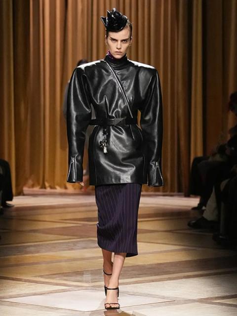 Коллекция Mugler осень-зима 2026 (111053-mugler-fw-01.jpg)
