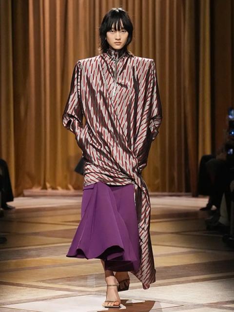 Коллекция Mugler осень-зима 2026 (111053-mugler-fw-04.jpg) Коллекция Mugler осень-зима 2026 (111053-mugler-fw-04.jpg)