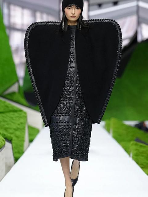 Коллекция Louis Vuitton осень-зима 2026 (111064-louis-vuitton-fw-01.jpg)