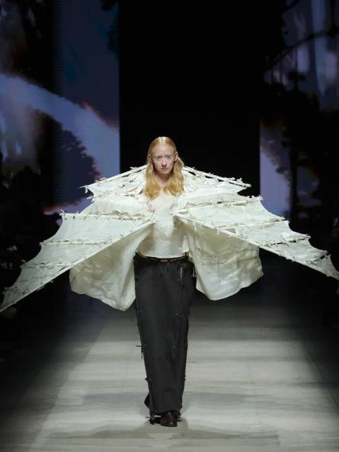 Коллекция студентов Школы дизайна НИУ ВШЭ (111156-shkola-dizayna-07.jpg)