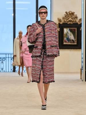 Коллекция Chanel Resort 2027 (111368-chanel-resort-06.jpg)