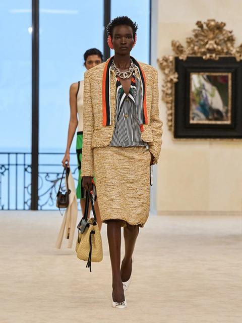 Коллекция Chanel Resort 2027 (111368-chanel-resort-09.jpg)