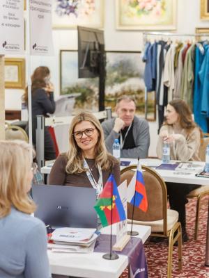 Фабрики СНГ, Китая и Турции на XXI Bee-together в Москве (111386-bee-together.jpg)