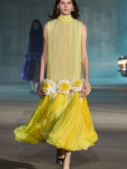 Коллекция Dior Resort 2027 (111526-dior-resort-01.jpg)