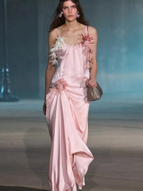 Коллекция Dior Resort 2027 (111526-dior-resort-05.jpg)