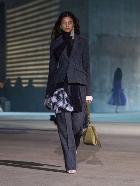 Коллекция Dior Resort 2027 (111526-dior-resort-08.jpg)