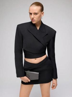 Коллекция Karl Lagerfeld  весна-лето 2026 (111621-karl-lagerfeld-ss-b.jpg)