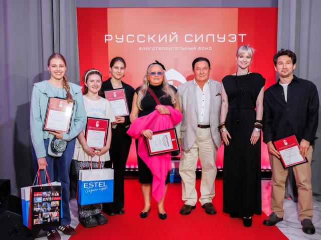 В Москве назвали финалистов XIV Международного конкурса молодых дизайнеров «Русский Силуэт» (111905-russian-siluet-2026-33.jpg)