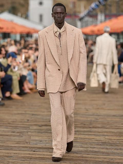 Коллекция Ermenegildo Zegna menswear весна-лето 2027 (111913-zegna-menswear-ss-02.jpg) Коллекция Ermenegildo Zegna menswear весна-лето 2027 (111913-zegna-menswear-ss-02.jpg)