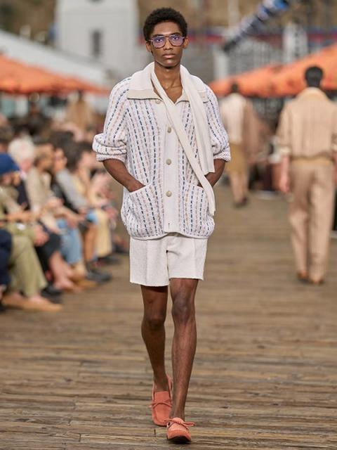Коллекция Ermenegildo Zegna menswear весна-лето 2027 (111913-zegna-menswear-ss-07.jpg) Коллекция Ermenegildo Zegna menswear весна-лето 2027 (111913-zegna-menswear-ss-07.jpg)