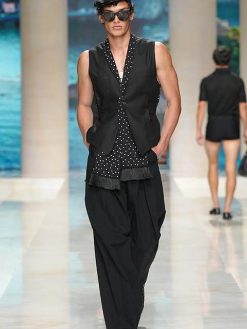 Коллекция Dolce&Gabbana menswear весна-лето 2027 (112054-dolce-gabbana-menswear-03.jpg)