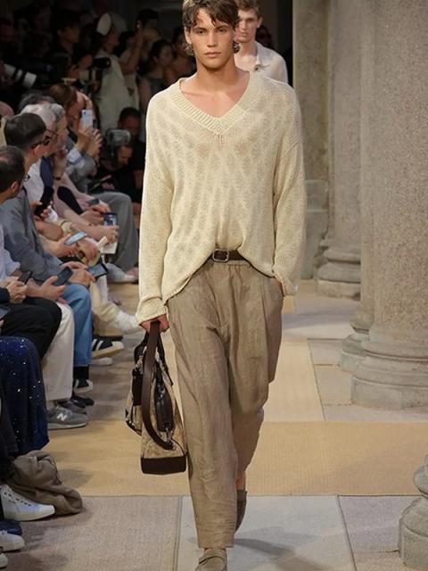 Коллекция Giorgio Armani menswear весна-лето 2027 (112071-giorgio-armani-menswear-06.jpg)