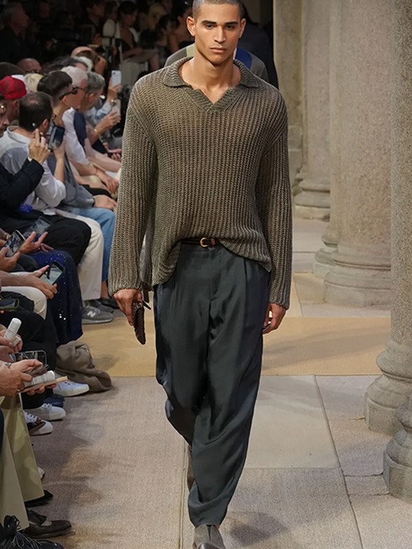 Коллекция Giorgio Armani menswear весна-лето 2027 (112071-giorgio-armani-menswear-10.jpg) Коллекция Giorgio Armani menswear весна-лето 2027 (112071-giorgio-armani-menswear-10.jpg)