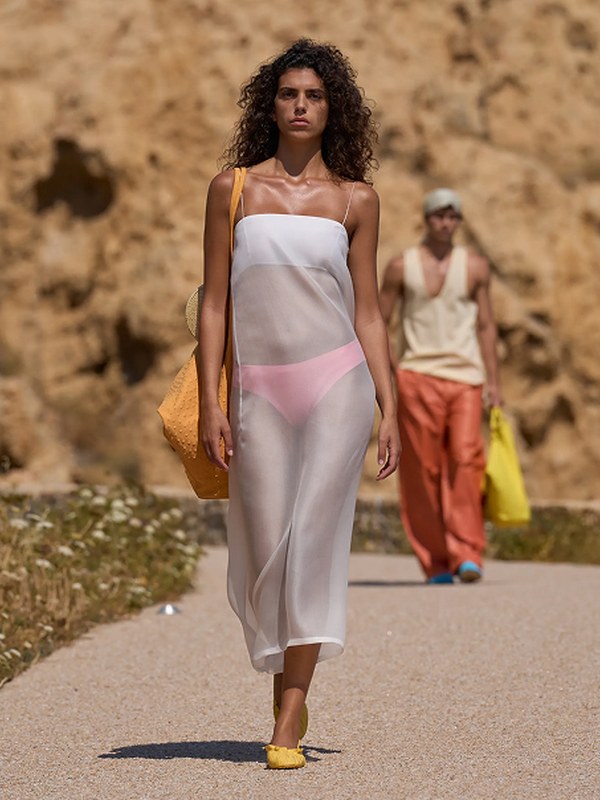 Коллекция Jacquemus весна-лето 2027 (112141-jacquemus-ss-06.jpg)