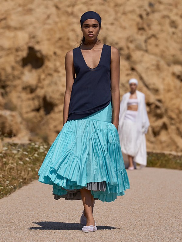 Коллекция Jacquemus весна-лето 2027 (112141-jacquemus-ss-11.jpg)