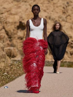 Коллекция Jacquemus весна-лето 2027 (112141-jacquemus-ss-b.jpg)