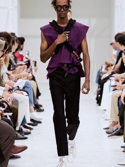 Коллекция Celine menswear весна-лето 2027 (112236-celine-menswear-ss-02.jpg) Коллекция Celine menswear весна-лето 2027 (112236-celine-menswear-ss-02.jpg)