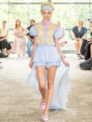 Коллекция Yanina Couture осень-зима 2026/27 (112291-yanina-fw-01.jpg)