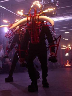 МХПИ провёл летний семестровый показ Toro de Fuego (112310-mxpi-toro-de-fuego-b.jpg)