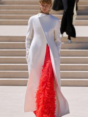 Коллекция Balenciaga Couture осень-зима 2026/27 (112320-balenciaga-couture-fw-02.jpg)