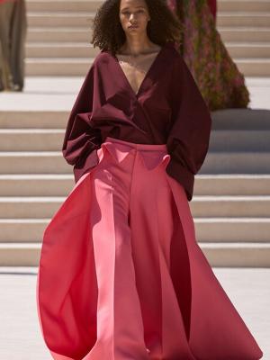 Коллекция Balenciaga Couture осень-зима 2026/27 (112320-balenciaga-couture-fw-05.jpg)