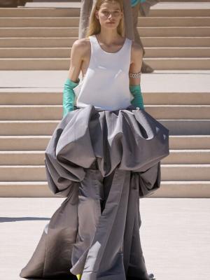 Коллекция Balenciaga Couture осень-зима 2026/27 (112320-balenciaga-couture-fw-06.jpg)