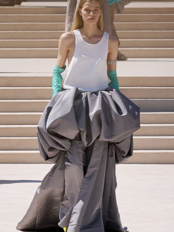 Коллекция Balenciaga Couture осень-зима 2026/27 (112320-balenciaga-couture-fw-06.jpg)